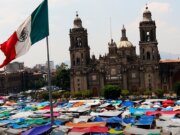 Maestros de la CNTE levantan plantón tras dos semanas de protestas