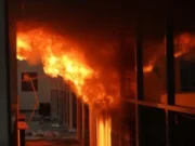 Maestros disidentes vandalizan oficinas de la SNTE en la Ciudad de México