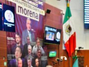 Despliega el PRI manta del “Cártel de Morena” en el Senado
