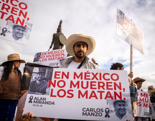 Democracia bajo fuego