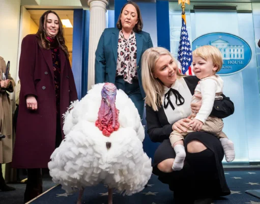 ICE detiene a una pariente de la portavoz de la Casa Blanca