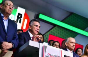 Gobierno pretende un golpe jurídico-político en la FGR; buscan quedarse con ella al costo que sea: Alejandro Moreno