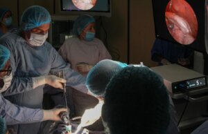 Realiza IMSS Bienestar primera corrección intrauterina de gastrosquisis fetal en México