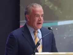 Juez ordena la aprehensión de Raúl Rocha, dueño de Miss Universo, por tráfico de armas de fuego e hidrocarburos