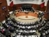 Senadores se aprueban otro aumento salarial
