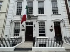 Diplomacia corrupta; ignoraron más de 40 alertas por desvíos