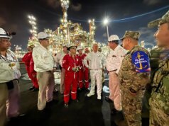 Reporta Pemex un bombero intoxicado tras incendio en refinería de Dos Bocas