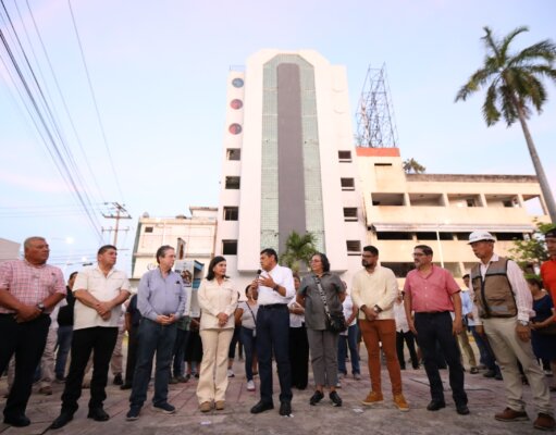 Inaugura Javier May rehabilitación de alumbrado en Barrio Mágico de Villahermosa
