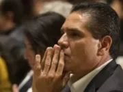 Emiten ficha roja contra Silvano Aureoles