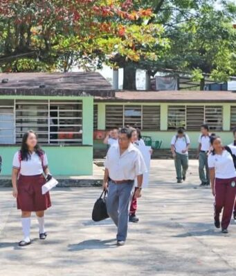 Secretaría de Educación de Tabasco modifica horarios en escuelas por olas de calor
