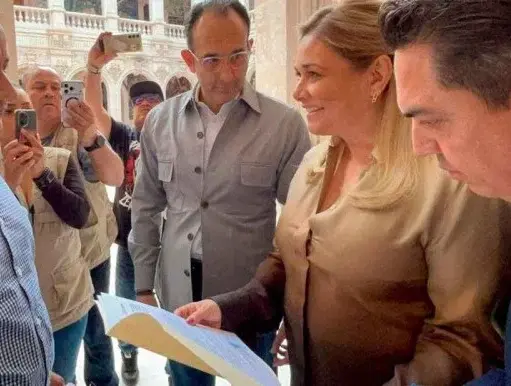 Maru Campos llega a la FGR a comparecer por caso de agentes de la CIA