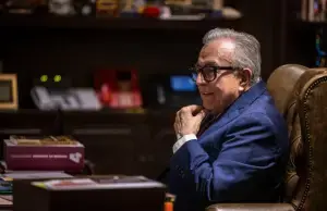 Familia de Rocha Moya entró al negocio de los autos de carreras