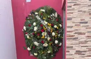 Le mandan corona fúnebre a diputada que denunció a Rocha Moya