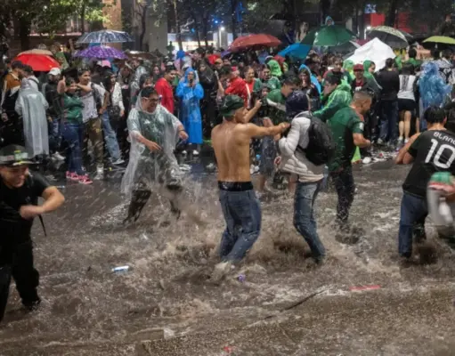 Mueren 3 personas durante festejos por triunfo de México