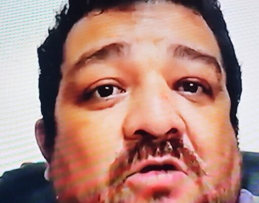 Golpean y agarran a palazos al periodista Pablo Ávila en Colima
