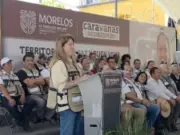 Llama gobernadora de Morelos a no hacer caso a los medios
