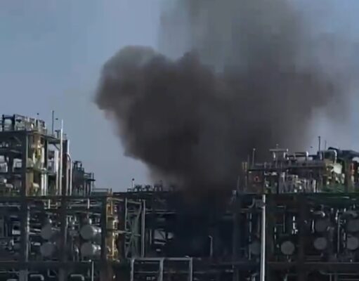 Fuga de crudo provoca conato de incendio en la Refinería Olmeca; Pemex reporta operación normal