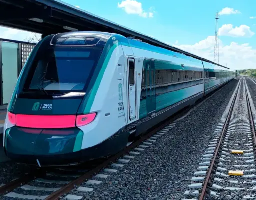 Pasajeros del Tren Maya se quedan varados por más de cinco horas