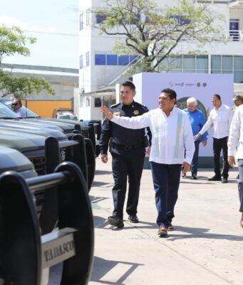 Refuerzan seguridad en Tabasco; entrega gobernador Javier May 45 patrullas a la nueva Guardia Estatal