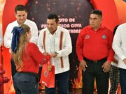 Gobierno de Tabasco reconoce compromiso de los bomberos en su día