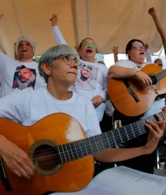 Madres buscadoras cantan su desgracia