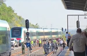 Reportan percance del Tren Maya cerca de la estación San Francisco de Campeche; pasajeros son desalojados