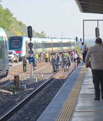 Reportan percance del Tren Maya cerca de la estación San Francisco de Campeche; pasajeros son desalojados