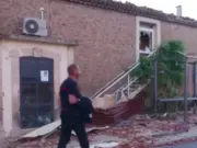 Azota violento tornado a Francia
