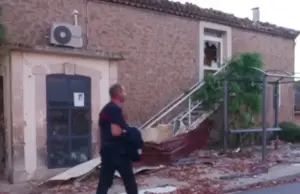 Azota violento tornado a Francia