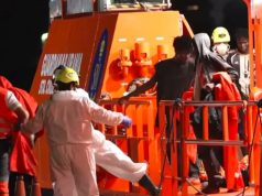 Rescatan embarcación tras 26 días a la deriva