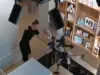 Robot ataca a cliente en una tienda de Rusia